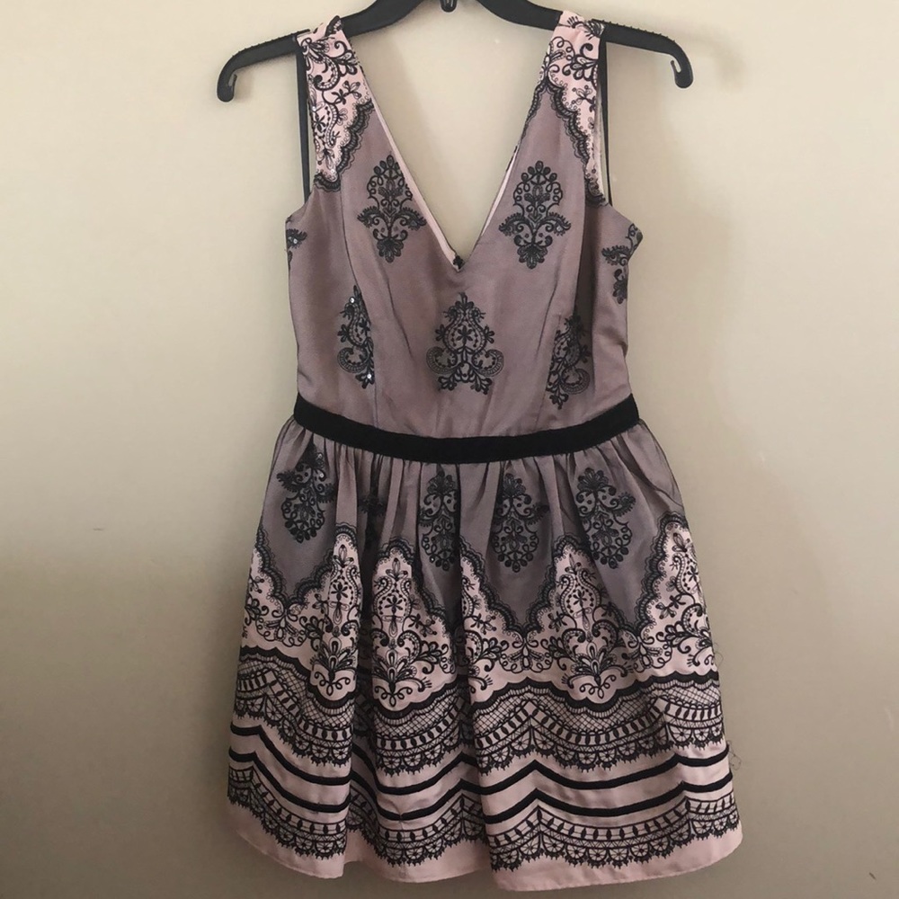 Bebe dress